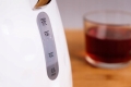 CZAJNIK ELEKTRYCZNY BEZPRZEWODOWY KUCHENNY FILTR SITKOWY 1,7L 2000W BIAŁY