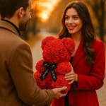 MIŚ Z PŁATKÓW RÓŻ PREZENT WALENTYNKI DZIEŃ KOBIET RÓŻA CZERWONY 28 cm