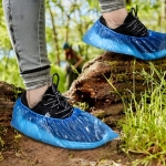 OCHRANIACZE NA BUTY 36 x 15 cm WODOODPORNE POKROWCE Z FOLI FOLIOWE 100 SZT