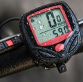 LICZNIK ROWEROWY WODOODPORNY PREDKOŚCIOMIERZ LCD PRĘDKOŚĆ ZEGAR 15 FUNKCJI