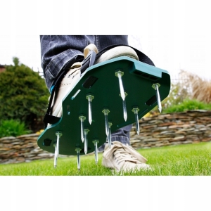 SANDALENBELÜFTER MIT SPIKES SCHUHE MIT SPIKES SET2 STK